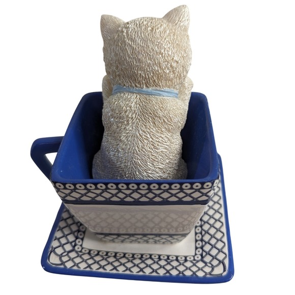 Cat Kitten Figurine with Teacup and Saucer Ceramic Collectible Blue White 2009 - Picture 5 of 9
